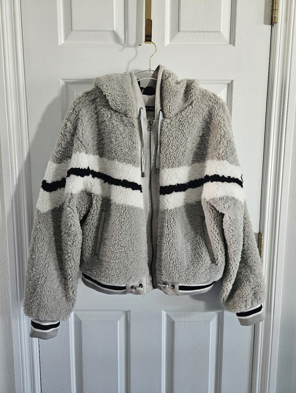NWOT Blanc Noir Faux Shearling Cropped Oversized Zip Front Hoodie Jacket